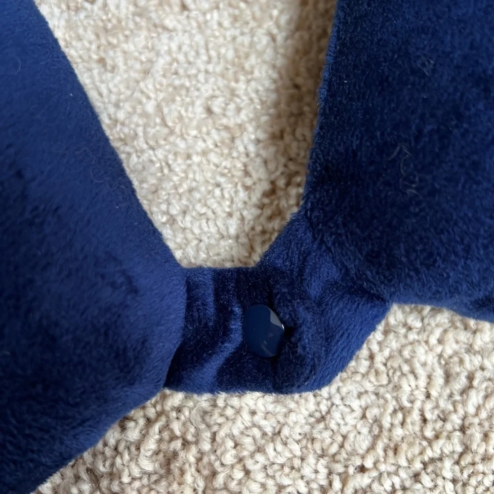 New! Blue O/S memory foam neck support travel pillow.